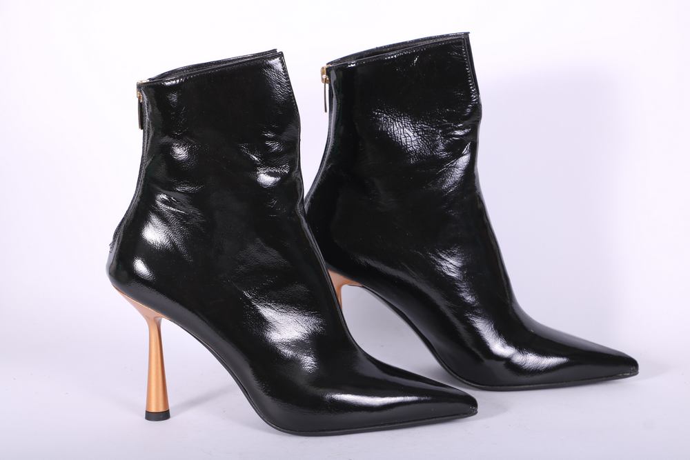 Stivaletto lucido nero tacco 90 Chantal 