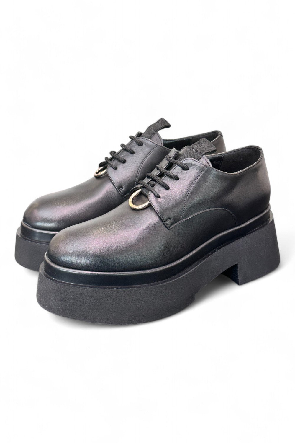 Scarpa allacciata nera con platform Albano 