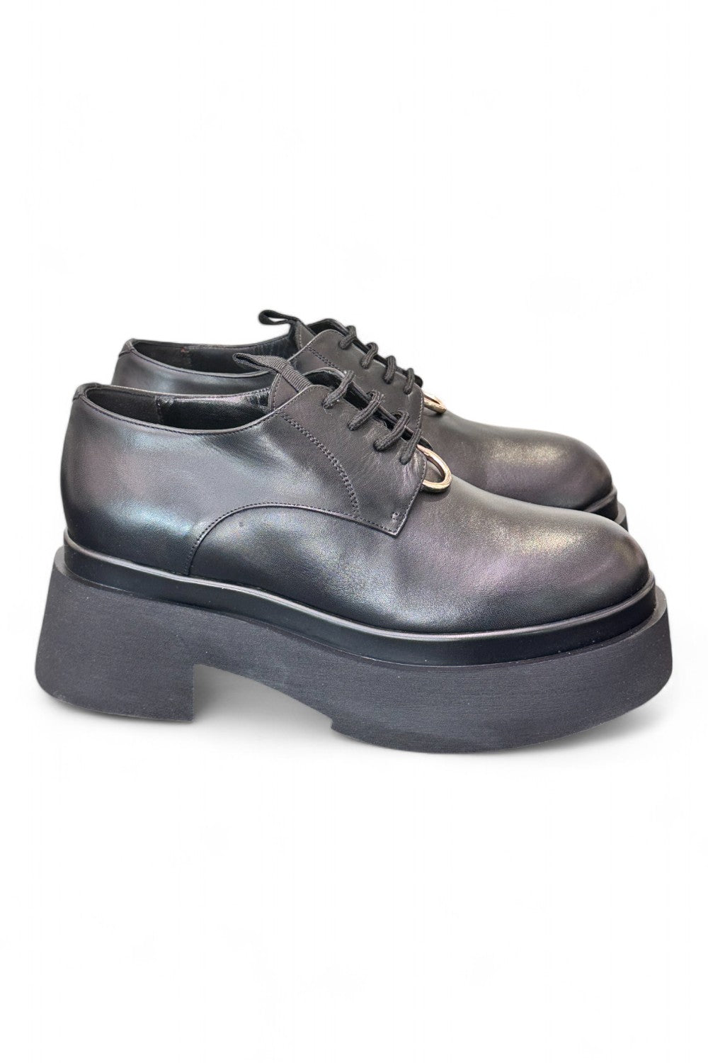 Scarpa allacciata nera con platform Albano 