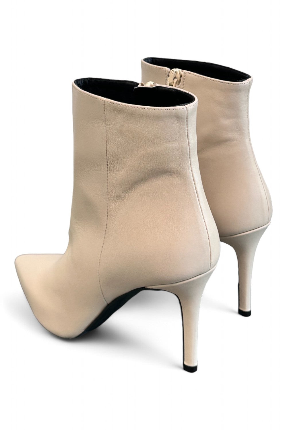 Stivaletto pelle latte tacco 90 Albano 