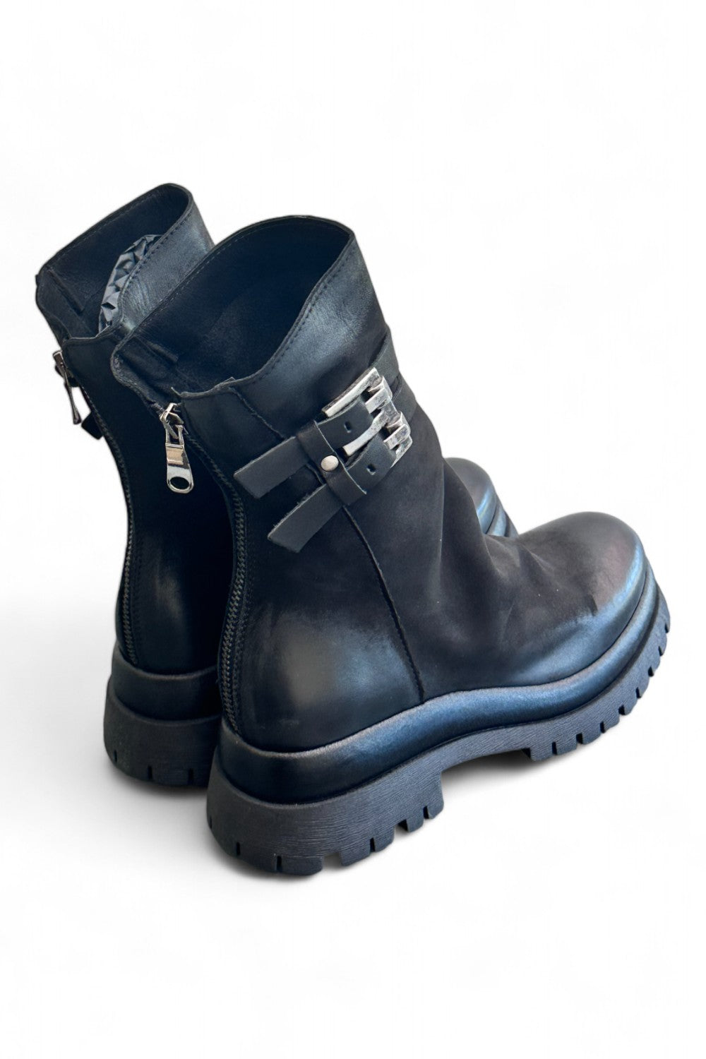 Stivaletto in nabuk ingrassato nero Metisse<BR/> 