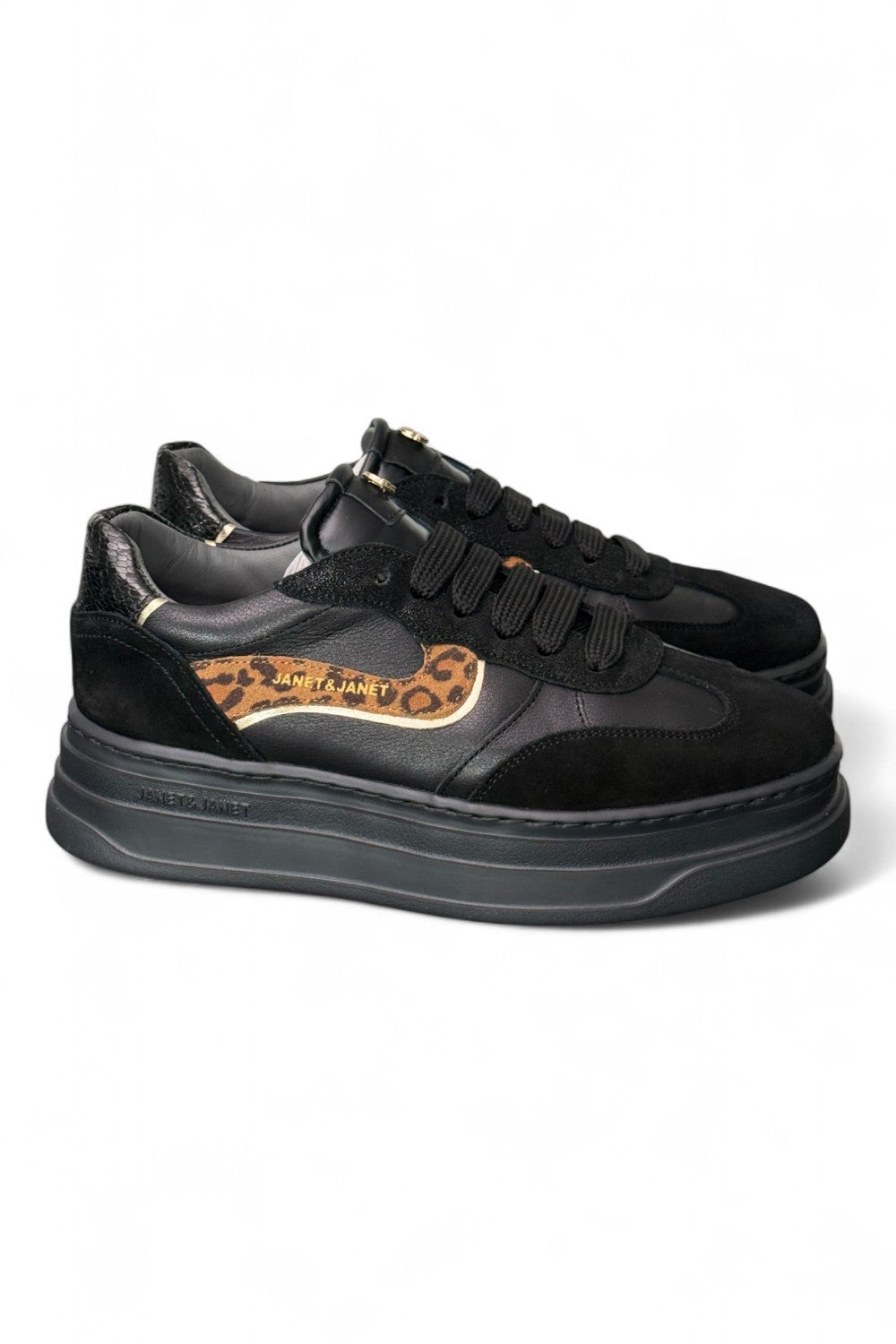 Sneaker donna pelle nera e leo Janet & Janet<BR/> 
