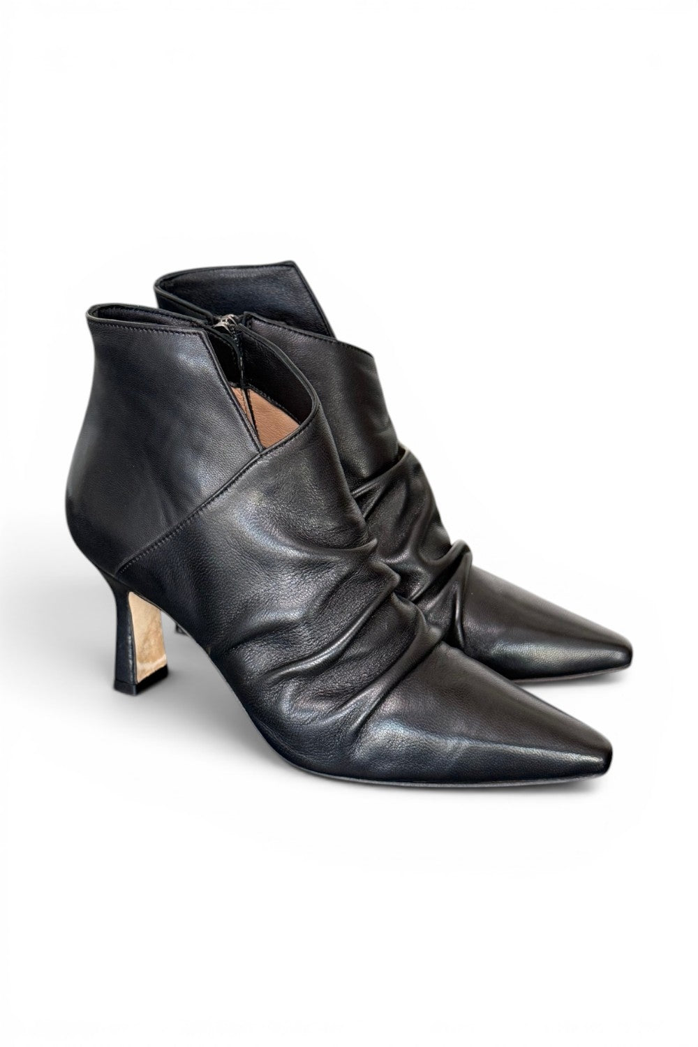 Stivaletto arricciato con tacco in pelle nera Anima 
