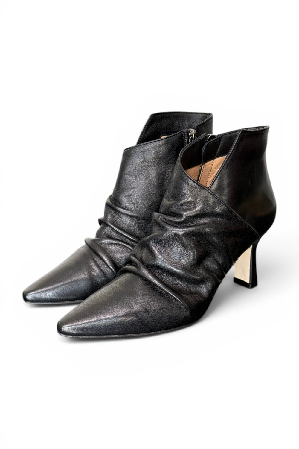 Stivaletto arricciato con tacco in pelle nera Anima 