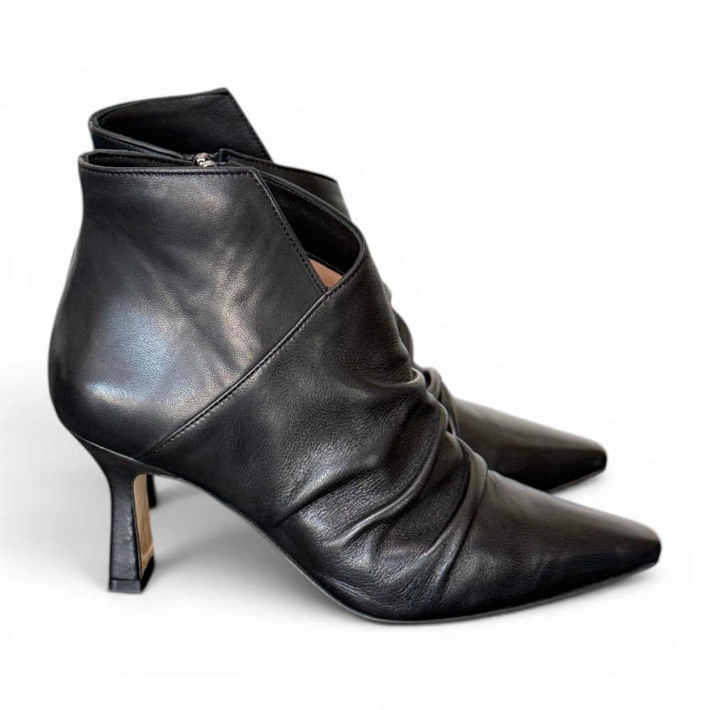Stivaletto arricciato con tacco in pelle nera Anima 