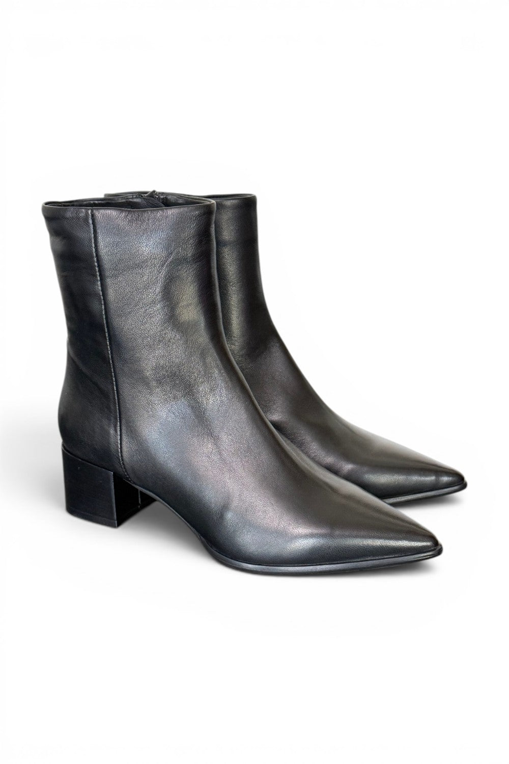 Stivaletto sfilato in pelle nera Anima T40 
