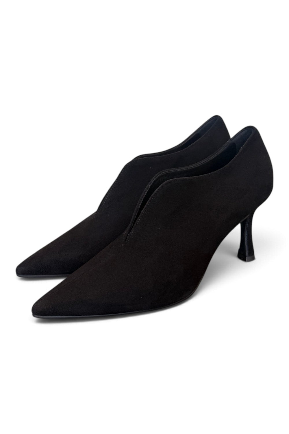 Scarpa accollata scollo V suede nero tc 70 Matteo Pitti 