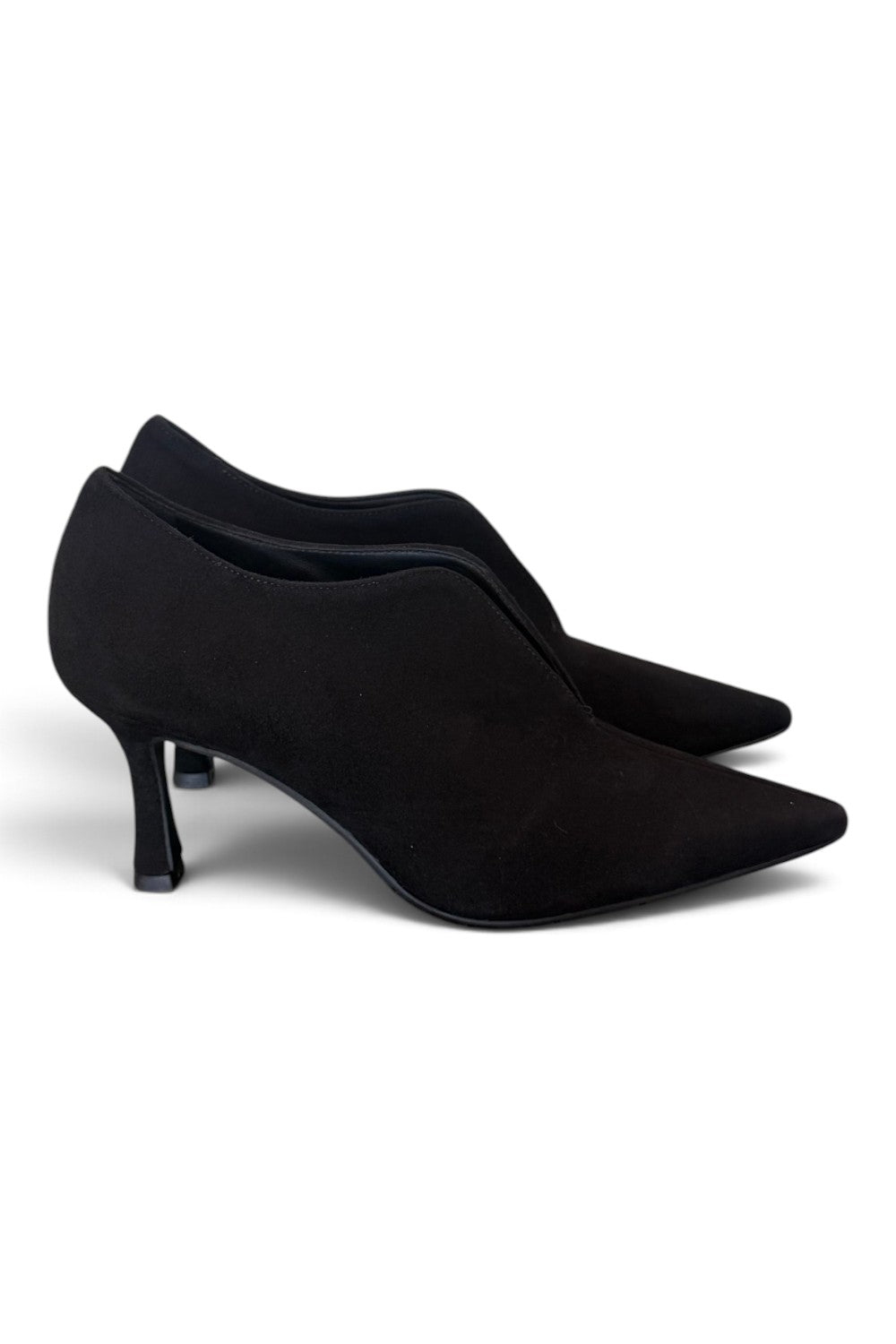 Scarpa accollata scollo V suede nero tc 70 Matteo Pitti 