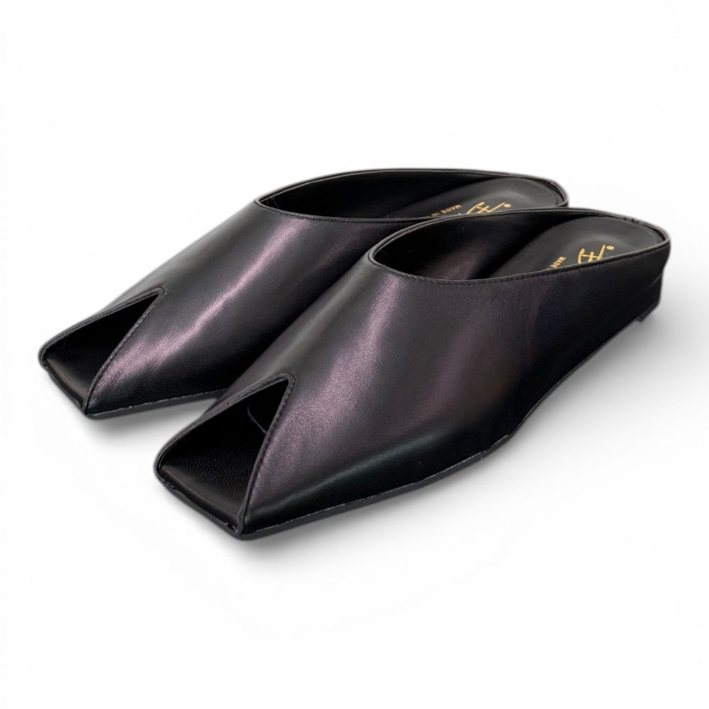 Ciabatta in pelle nera Bianca Di 