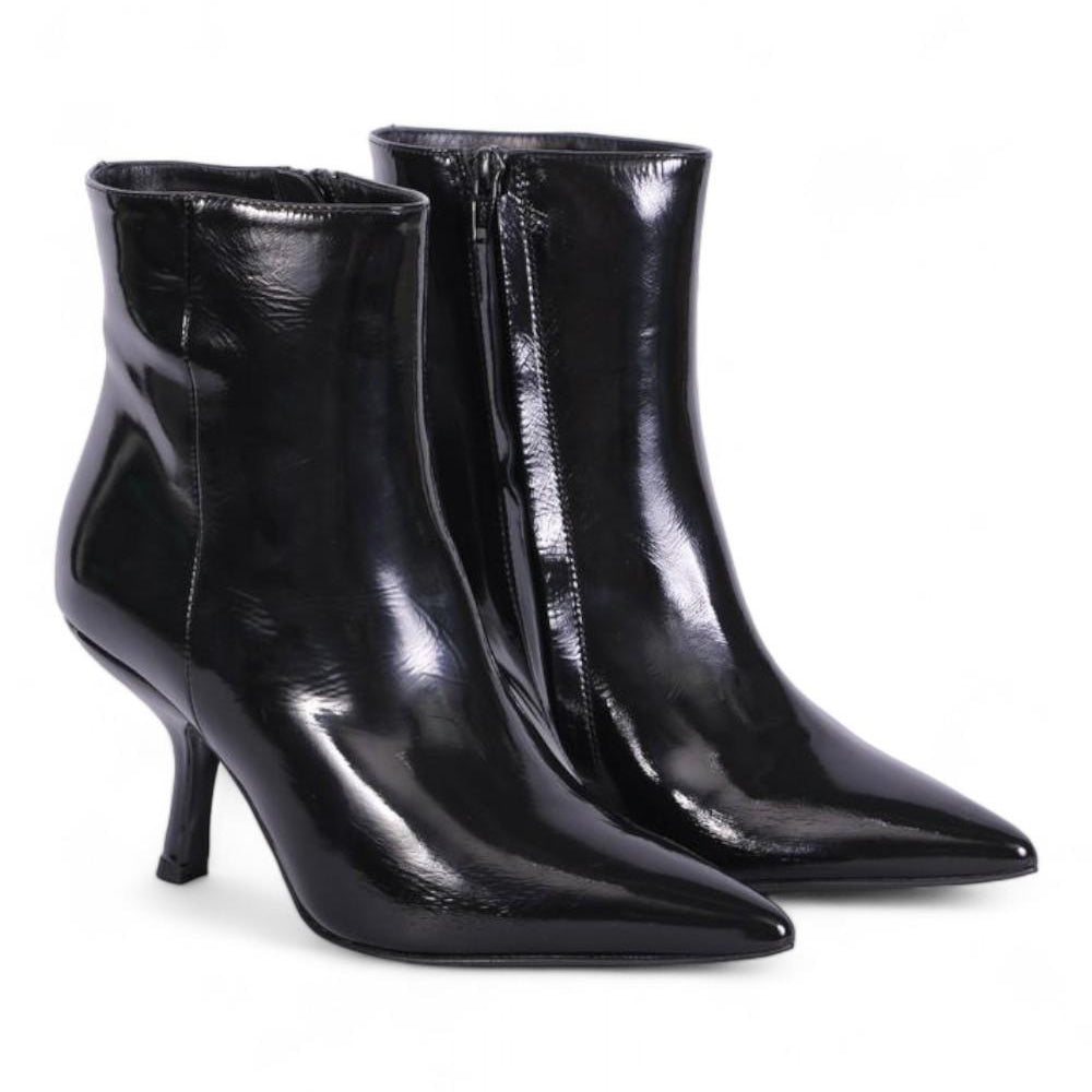 Stivaletto nero lucido tacco 70 Marc Ellis 