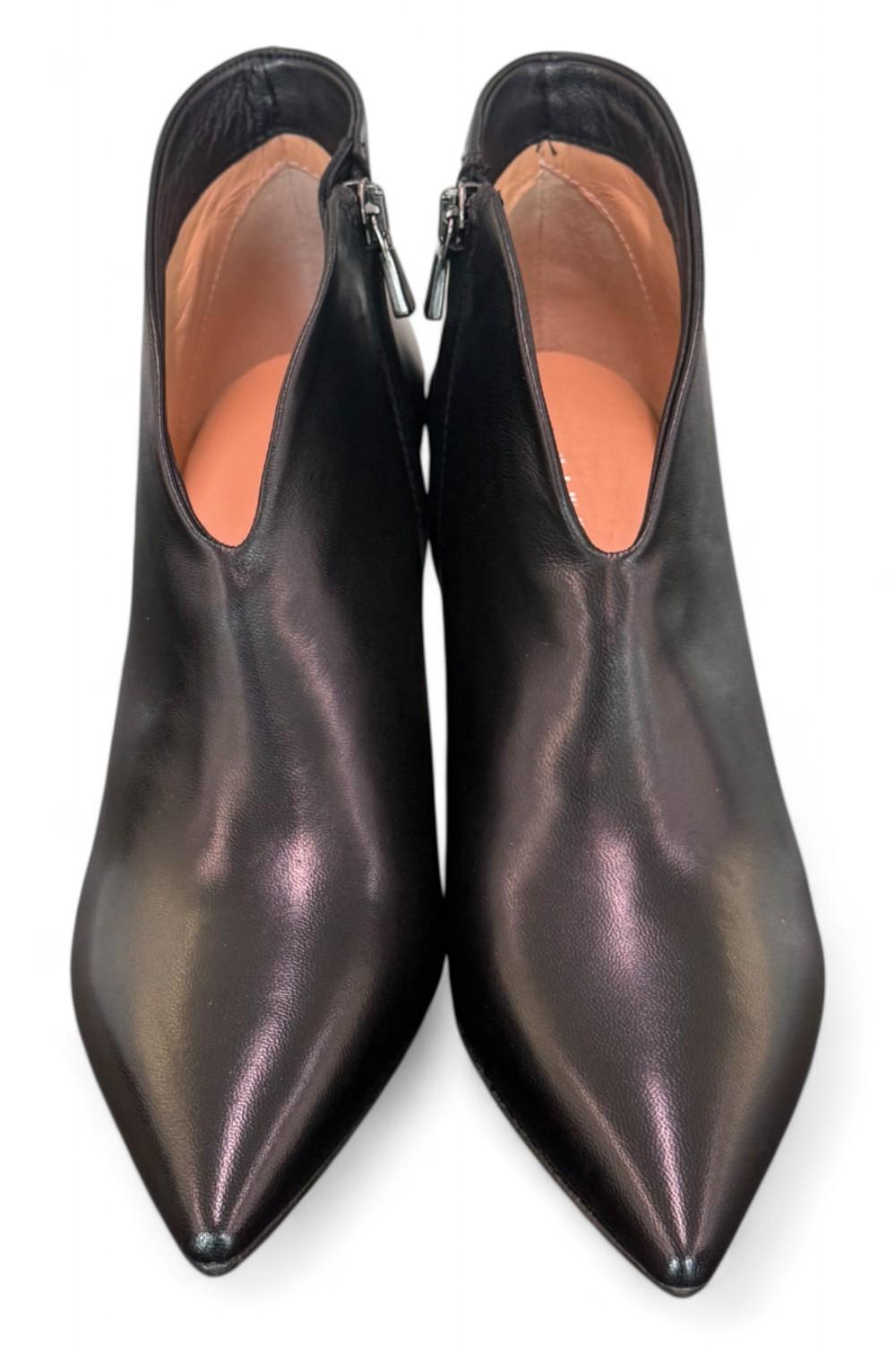 Stivaletto V in pelle nera tacco 80 Anima 