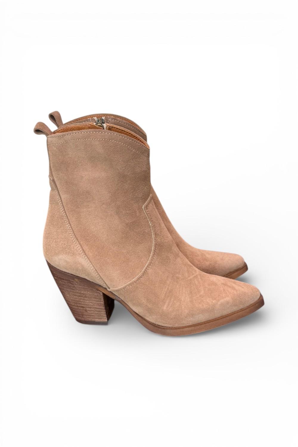 Stivaletto texano corto con tacco suede beige Ranye<BR/> 