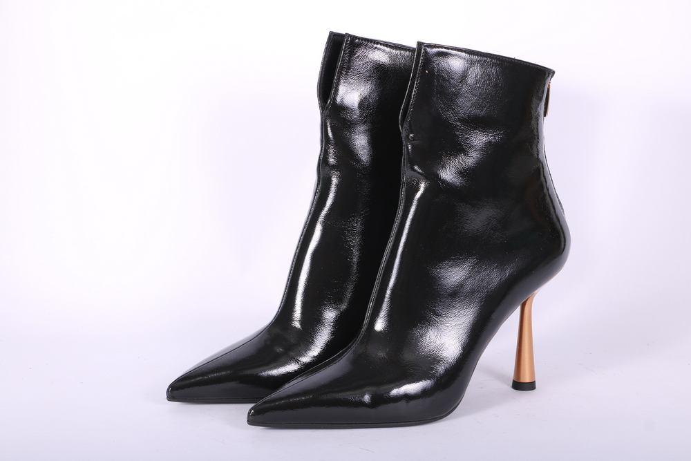 Stivaletto lucido nero tacco 90 Chantal 