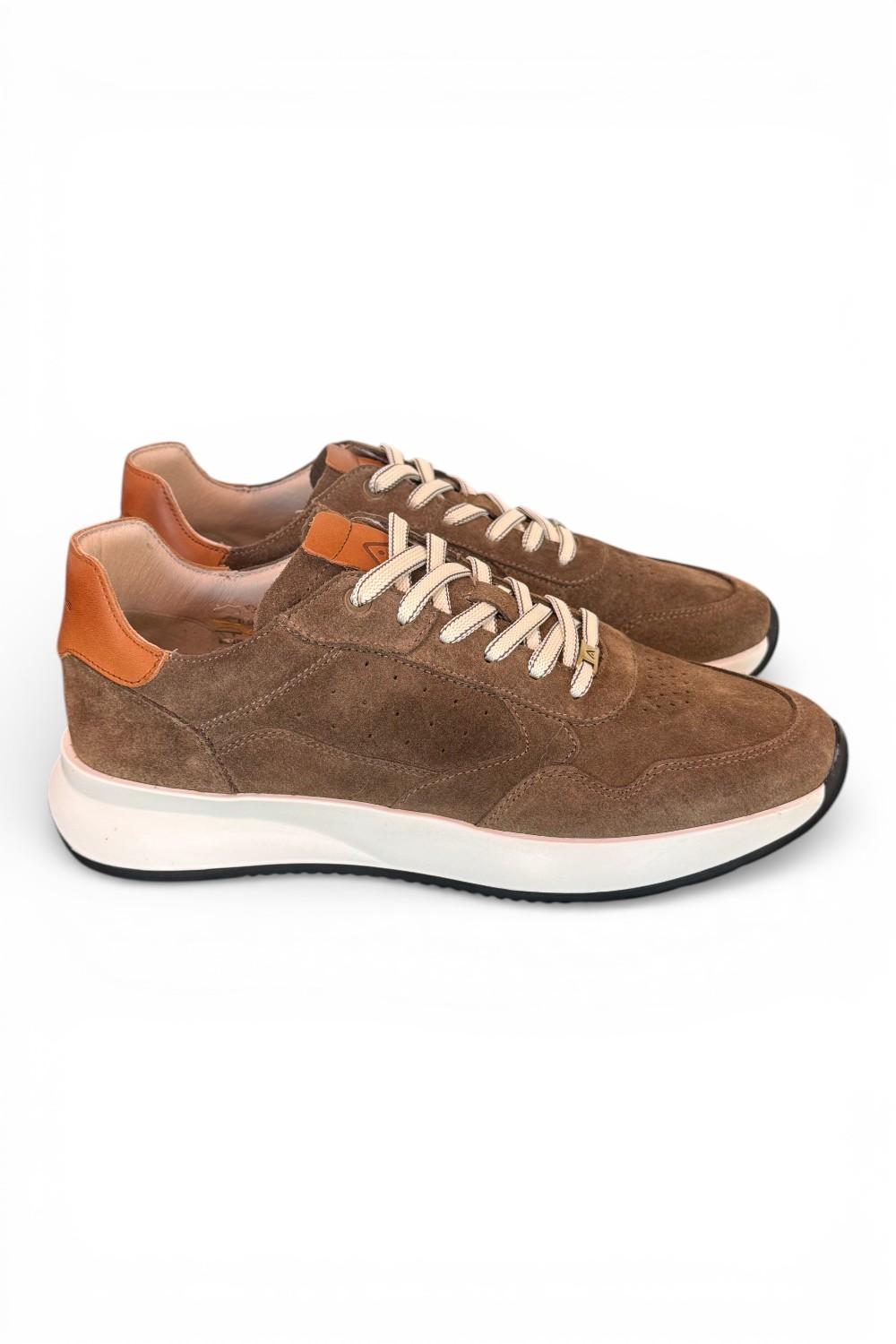 Sneaker run suede brown Ambitious 