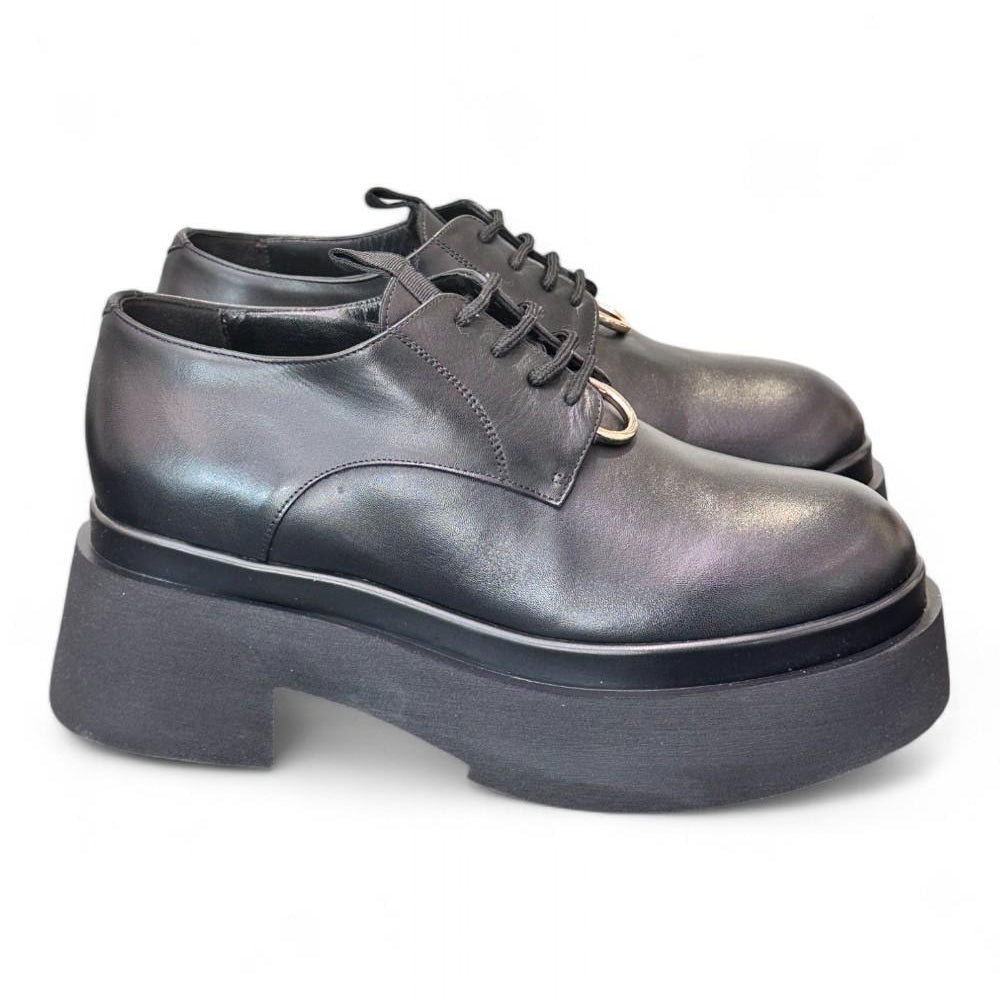 Scarpa allacciata nera con platform Albano 