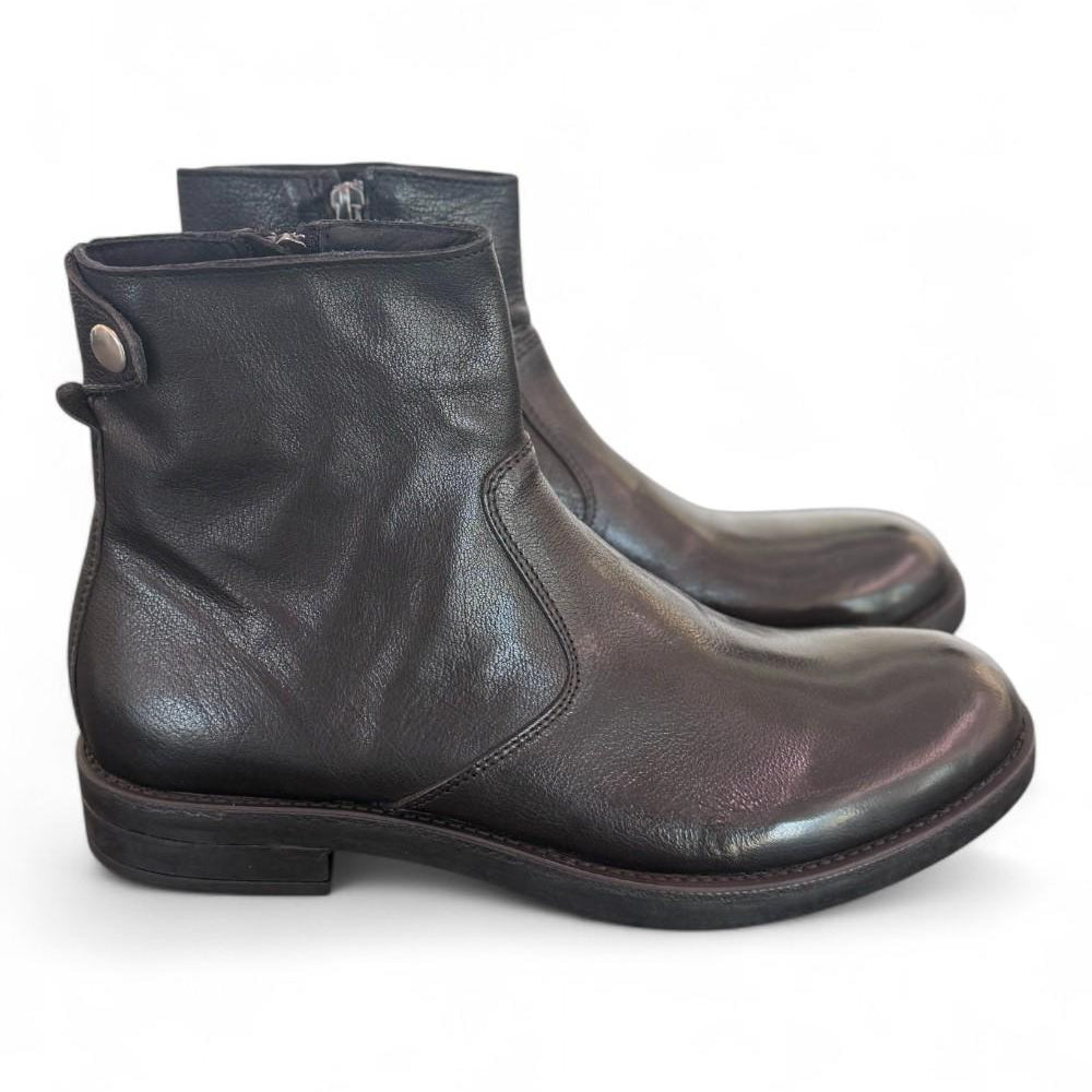 Stivaletto zip pelle nera Pawelks 