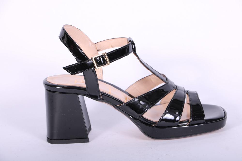 Sandalo vernice nera con plateau Matteo P 