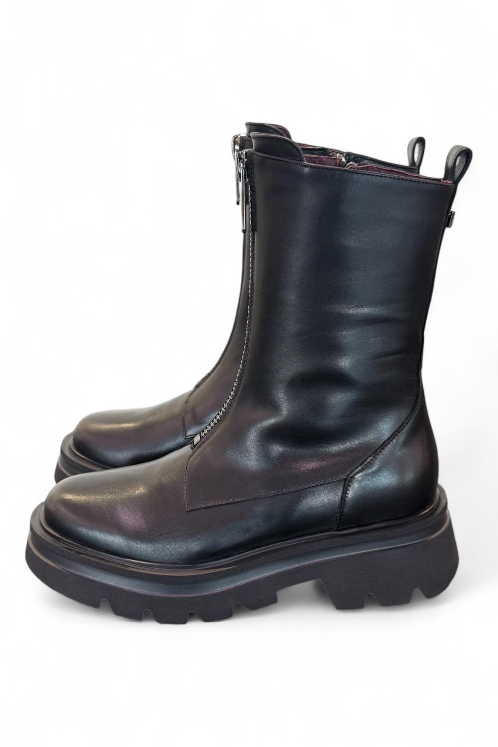 Stivaletto zip pelle nera  Lorenzo Mari 
