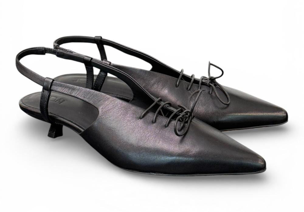 Slingback pelle nera con lacci  JVAM<BR/> 