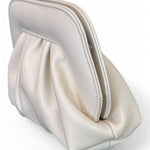 Pochette chiusura scatto ecopelle milk 