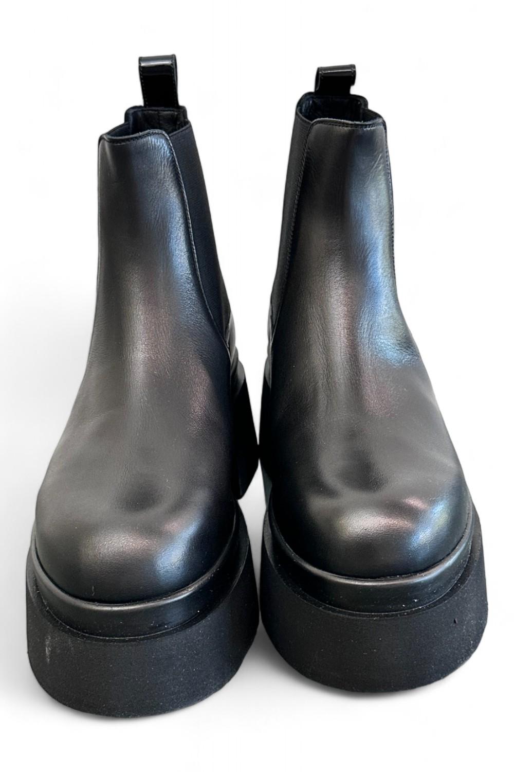 Stivaletto beatles nero con platform Albano 