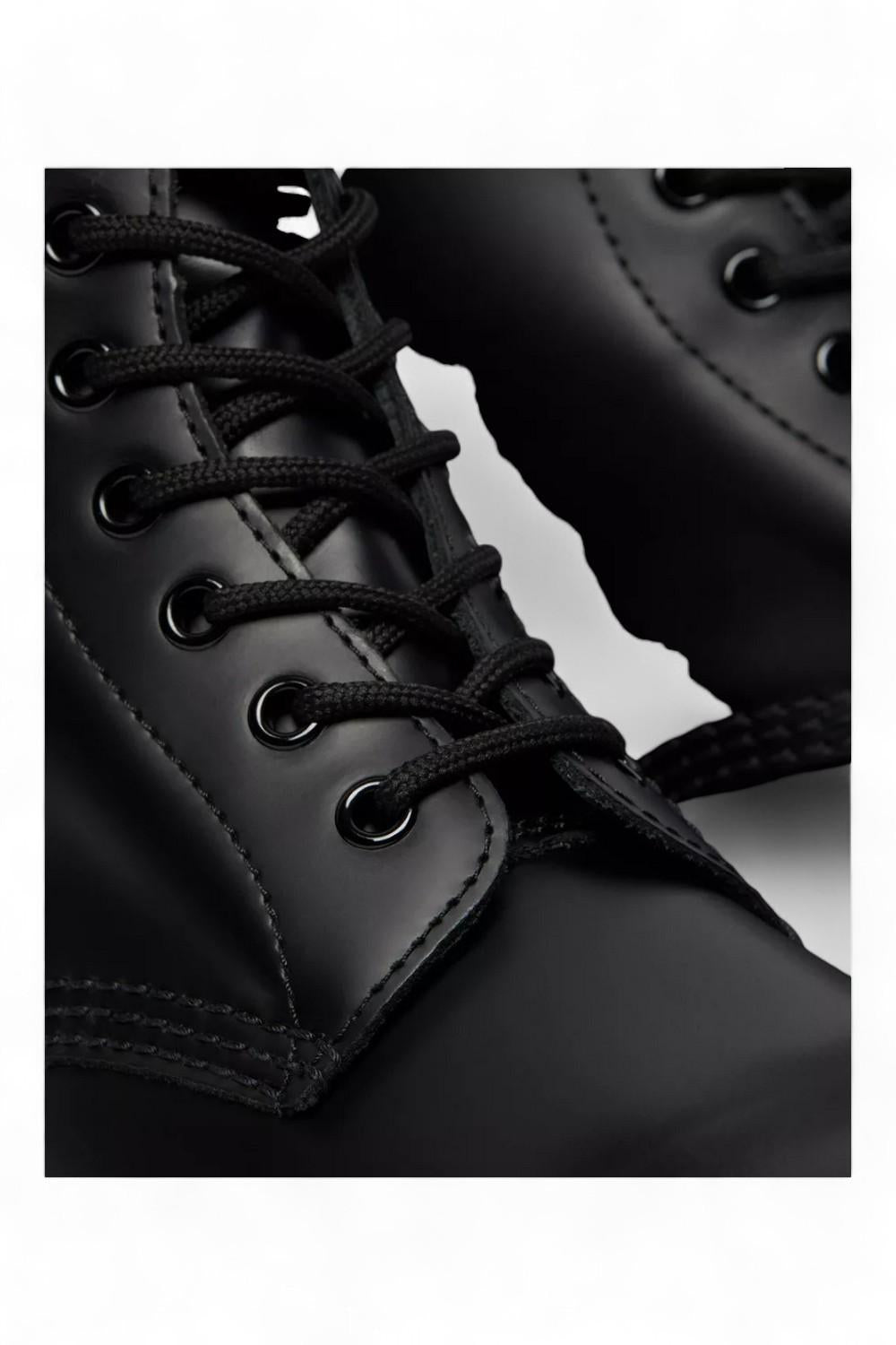 Anfibio 8 fori 1460 smooth nero Dr Martens<BR/> 
