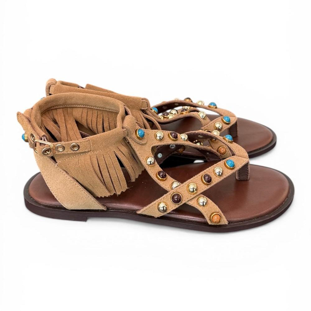 Sandalo con frange e borchie in suede tan Inuovo<BR/> 