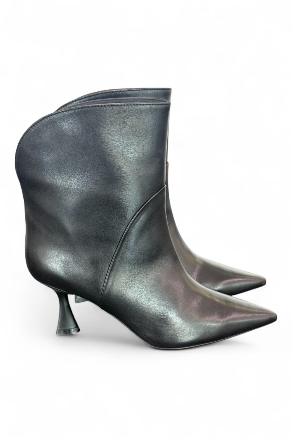Stivaletto pelle nera Isabelle Paris<BR/> 