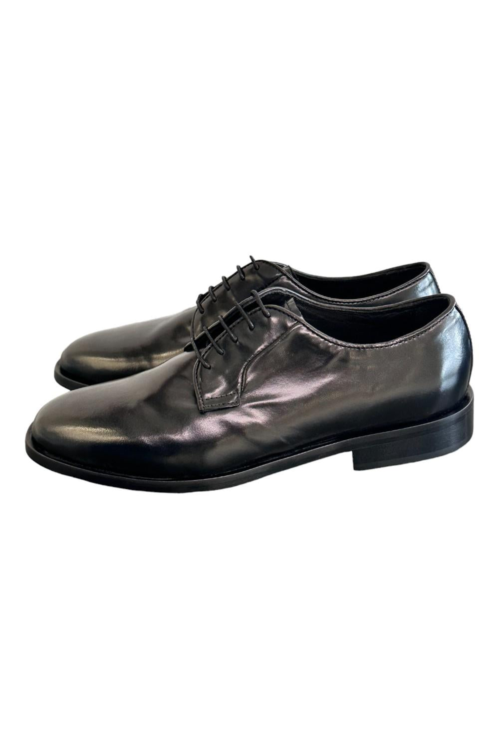 Allacciato liscio elegante nero Pawelks 