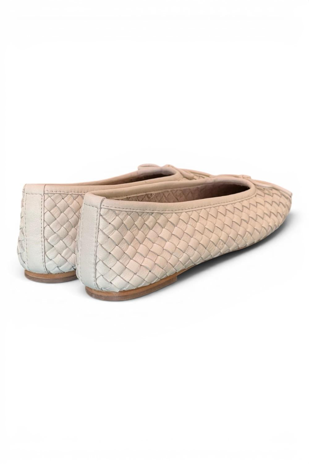 Ballerina intrecciata in pelle latte Inuovo<BR/> 