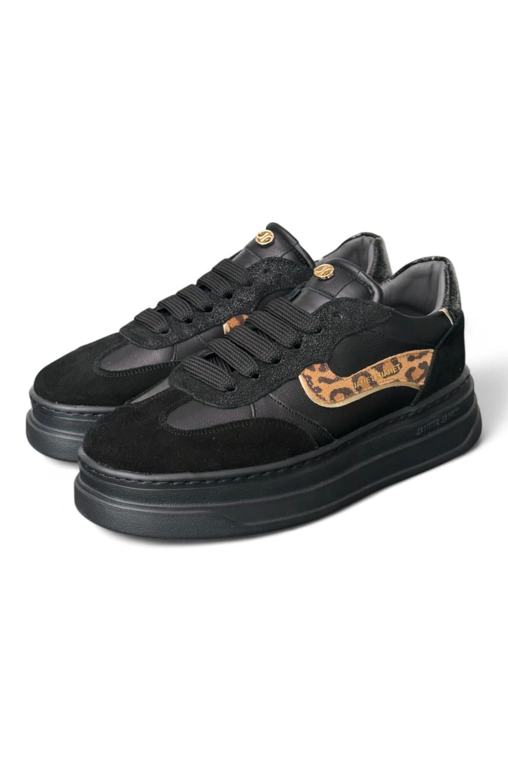 Sneaker donna pelle nera e leo Janet & Janet<BR/> 