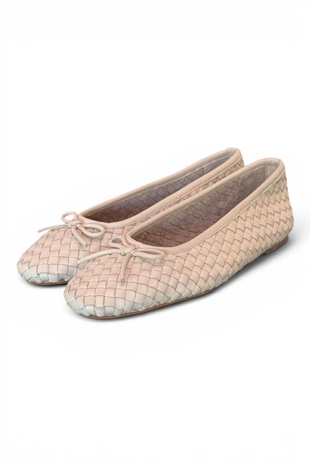 Ballerina intrecciata in pelle latte Inuovo<BR/> 