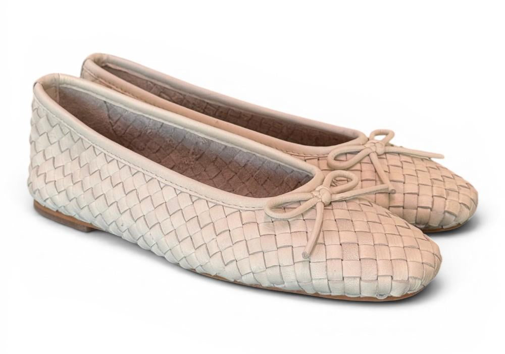Ballerina intrecciata in pelle latte Inuovo<BR/> 