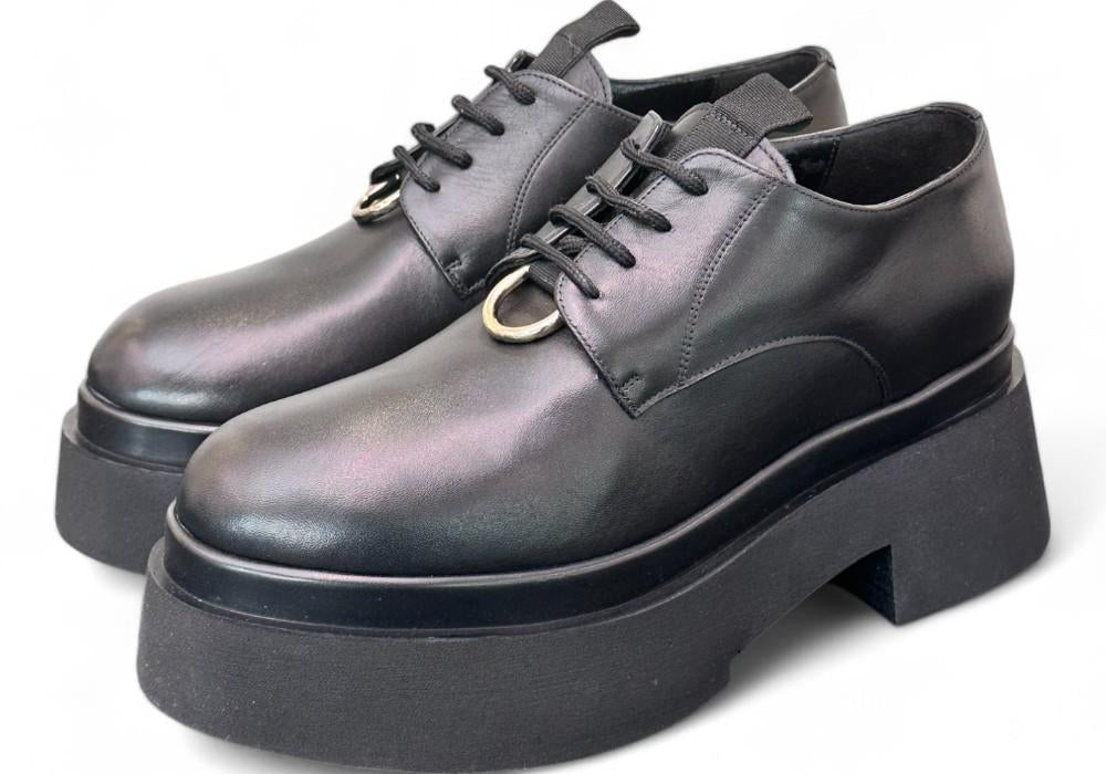 Scarpa allacciata nera con platform Albano 