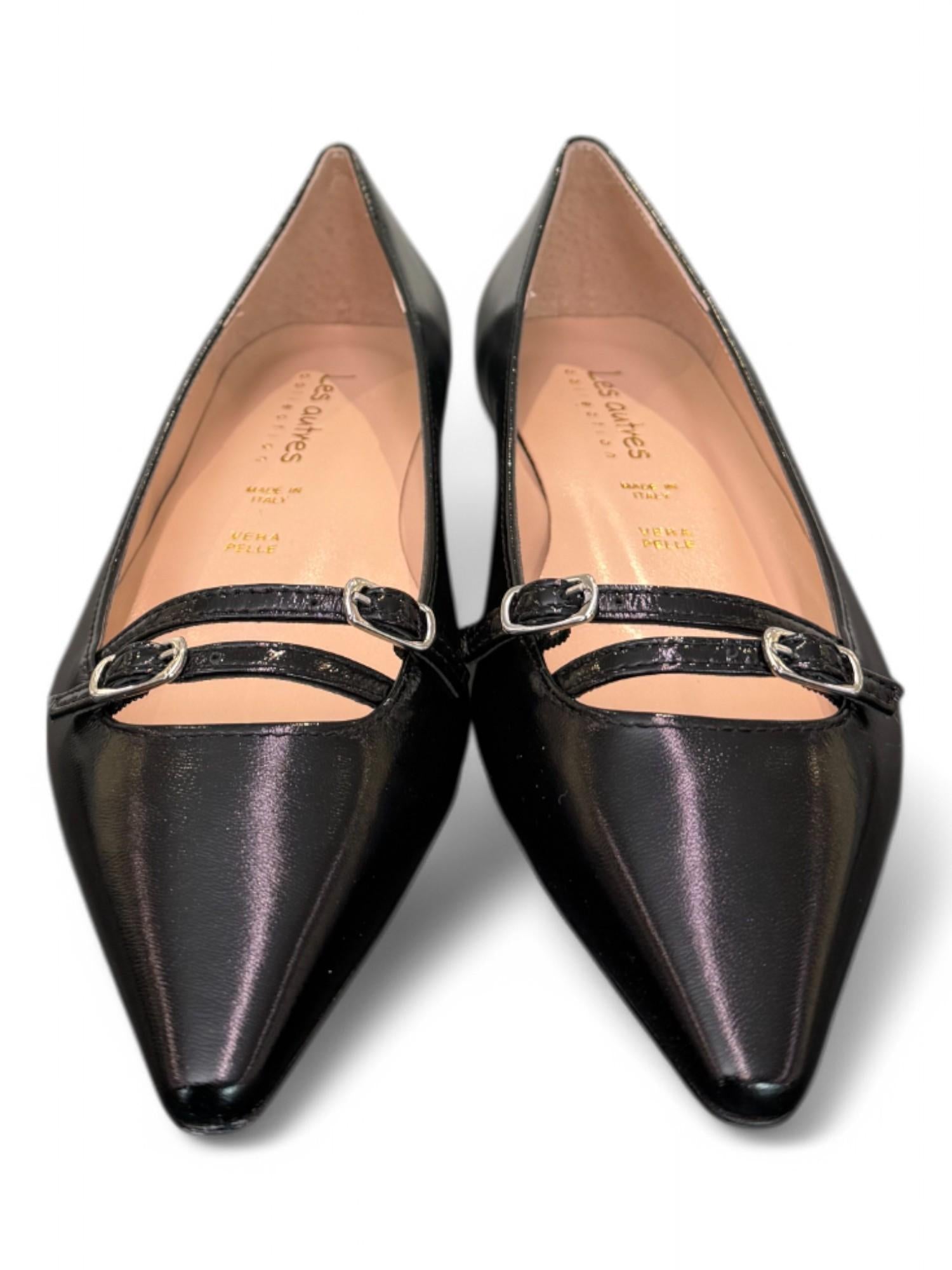 Ballerina cintino pelle nera flat Les Autres<BR/> 