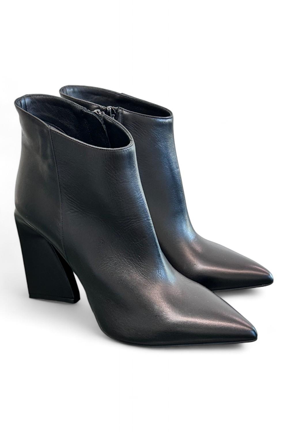 Stivaletto pelle nera tacco 90 Albano 