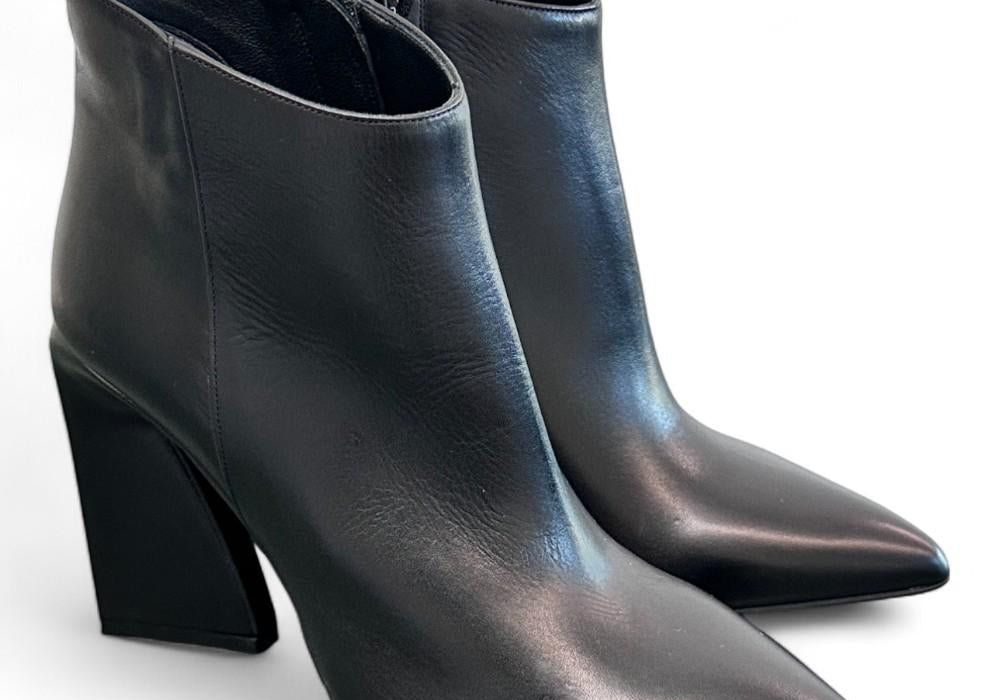 Stivaletto pelle nera tacco 90 Albano 