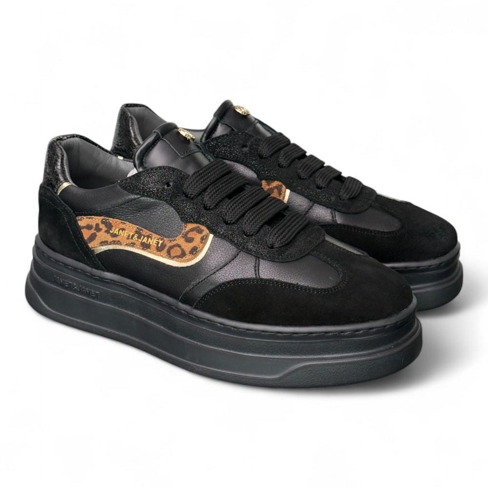 Sneaker donna pelle nera e leo Janet & Janet<BR/> 