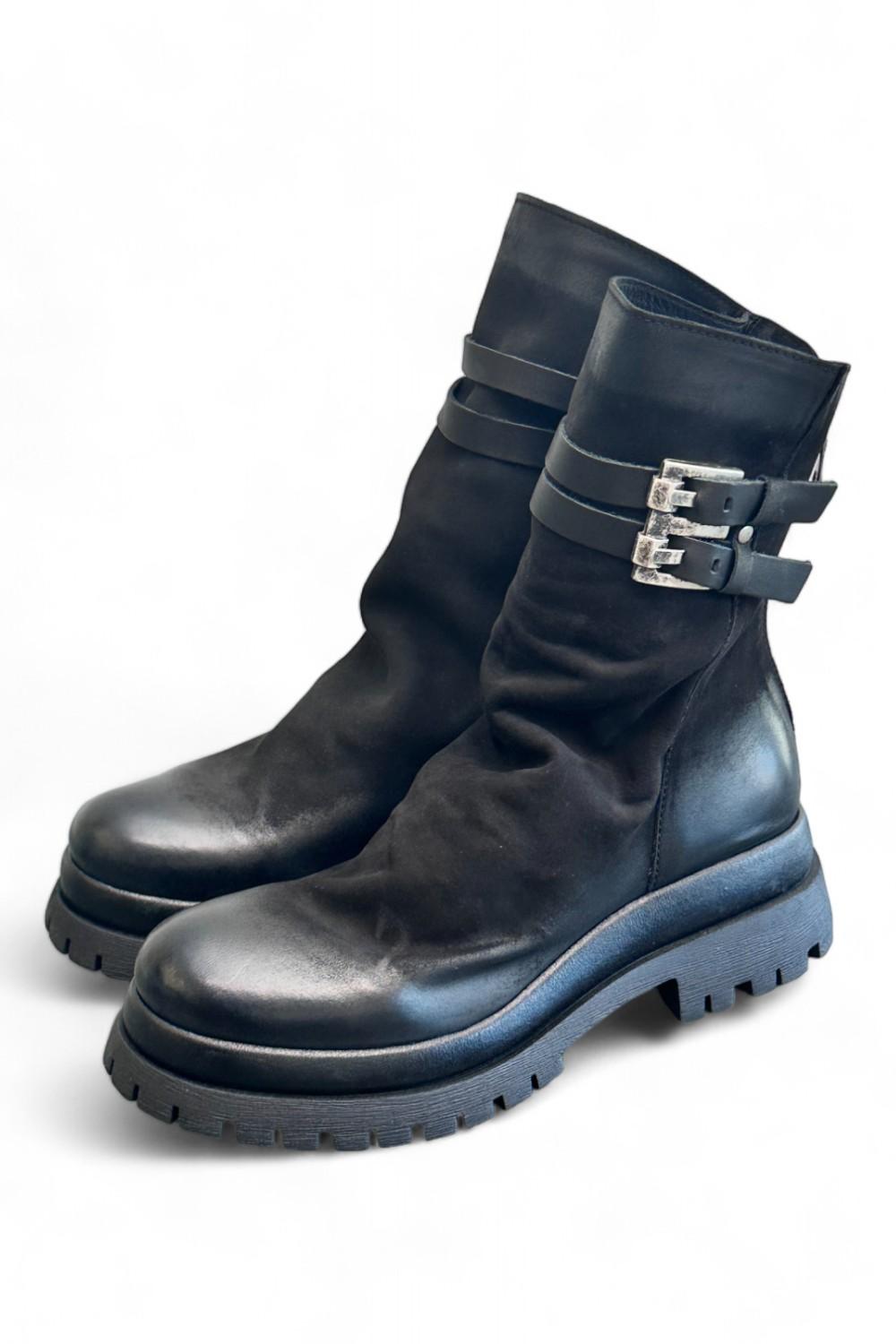 Stivaletto in nabuk ingrassato nero Metisse<BR/> 