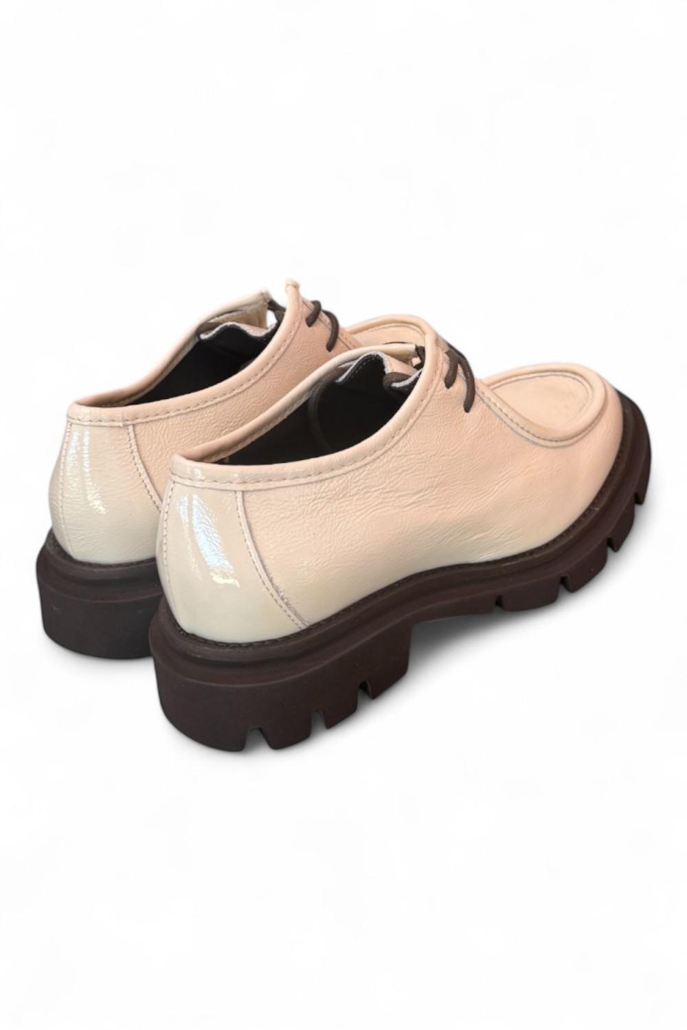 Scarpa allacciata ingegnere naplak latte Les Tulipes 