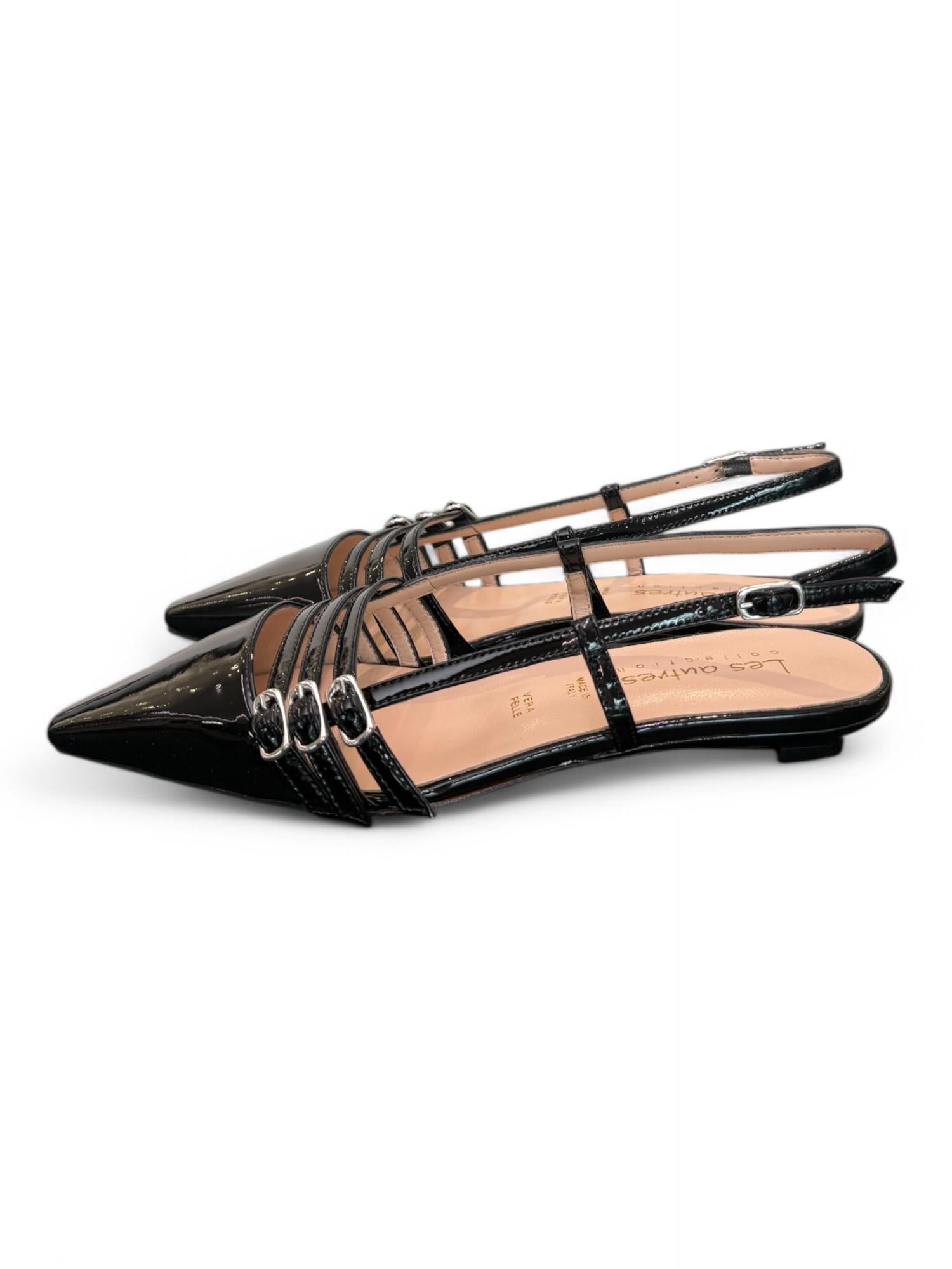 Slingback cintini vernice nera  flat Les Autres<BR/> 