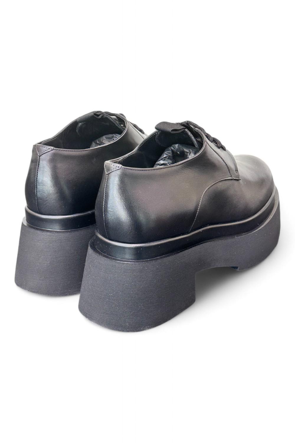 Scarpa allacciata nera con platform Albano 