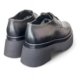 Scarpa allacciata nera con platform Albano 