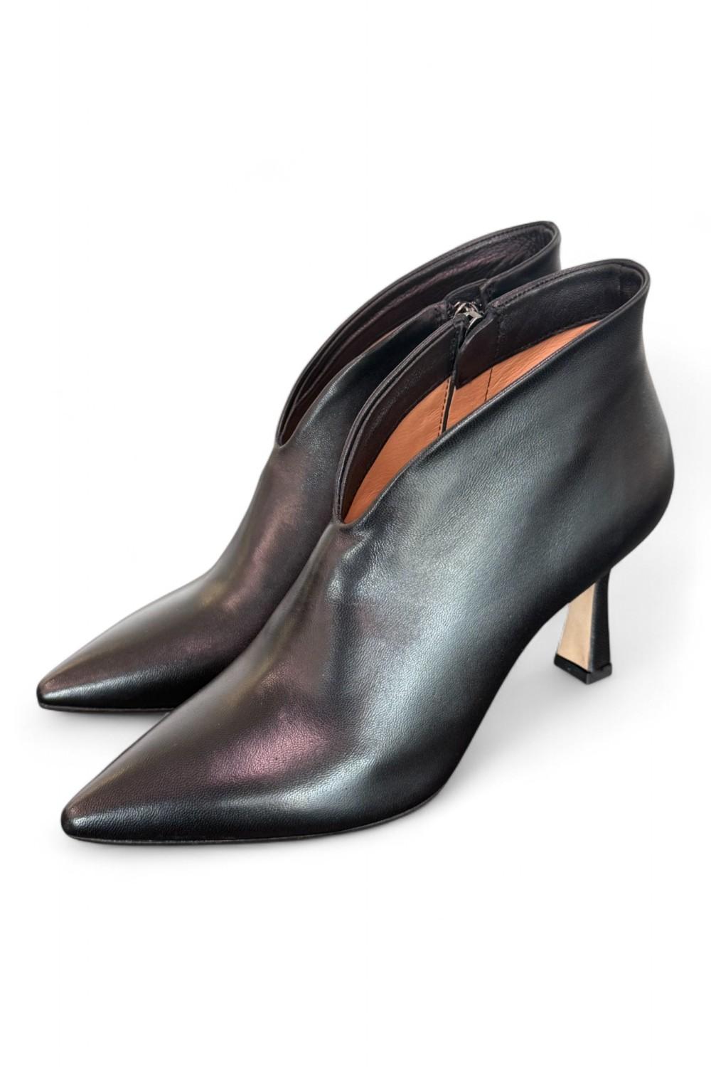 Stivaletto V in pelle nera tacco 80 Anima 