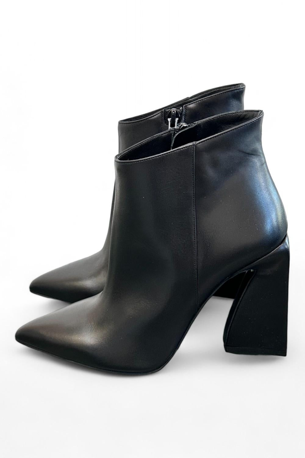 Stivaletto pelle nera tacco 90 Albano 