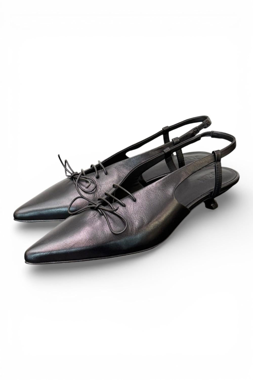 Slingback pelle nera con lacci  JVAM<BR/> 
