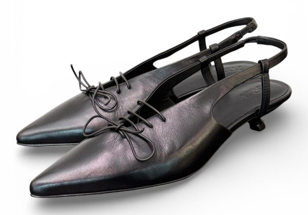 Slingback pelle nera con lacci  JVAM<BR/> 