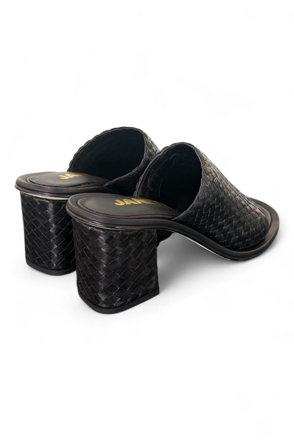 Ciabatta pelle nera tacco Janet & Janet 