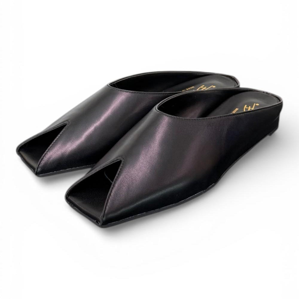 Ciabatta in pelle nera Bianca Di 
