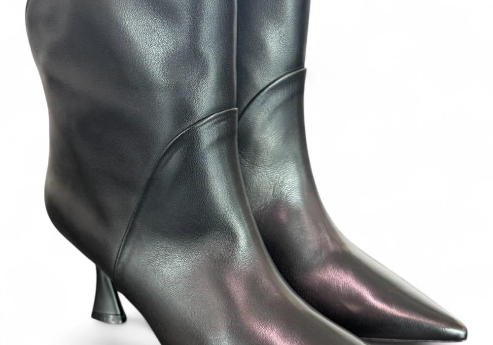 Stivaletto pelle nera Isabelle Paris<BR/> 